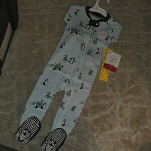 (J27) Penguin Print Kids One Piece Sleeper 18mth